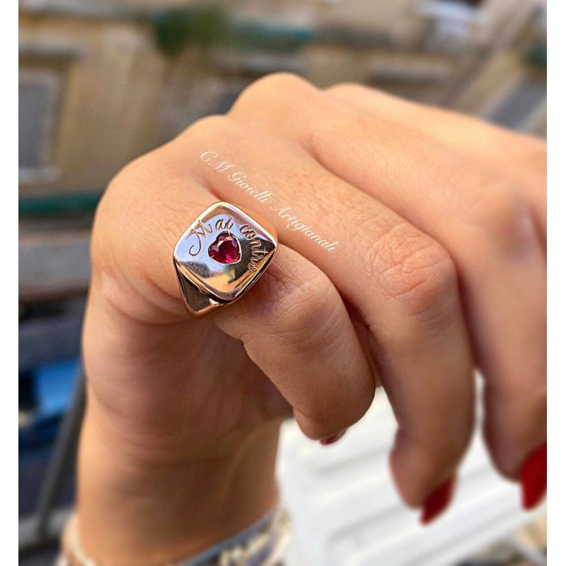 SQUARE SHIELD RING WITH ENGRAVING+HEART STONE 