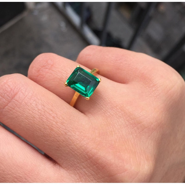 OCTAGONAL EMERALD CUT RING WITH GREEN STONE